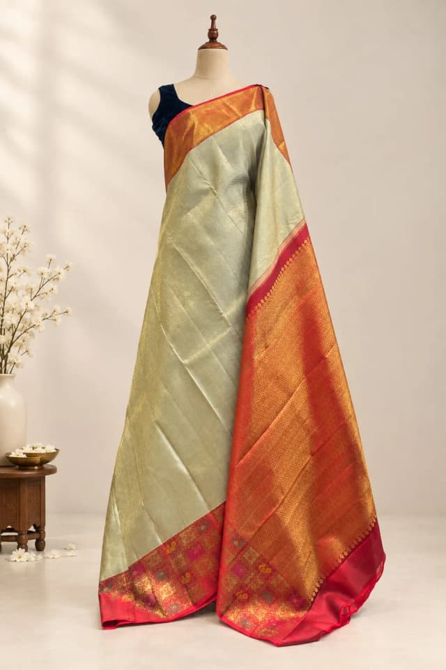 Pure Handloom Kanchipuram Saree AA318160