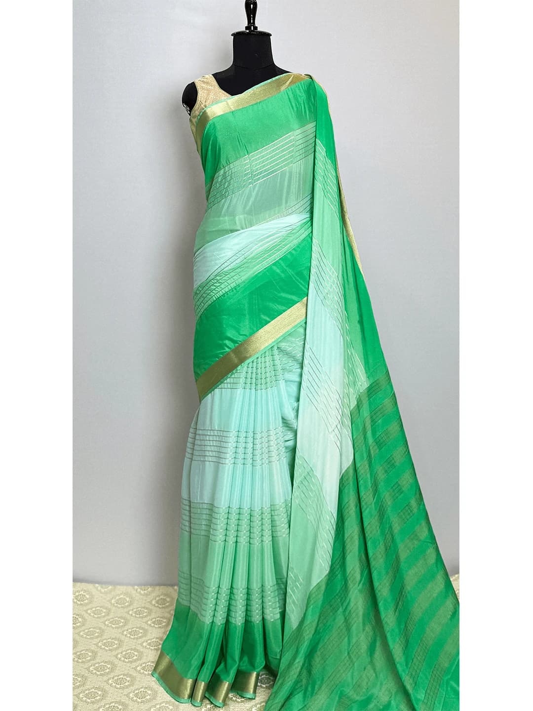Crape Saree - Green with White Colour - QS218359