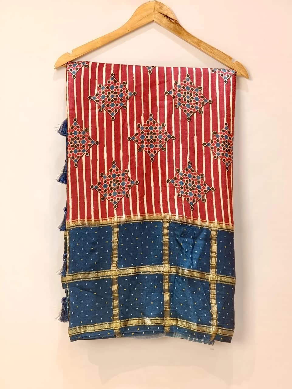 Bandhani blast Contemporary Red and Blue Saree with Gold Detailing QS251913